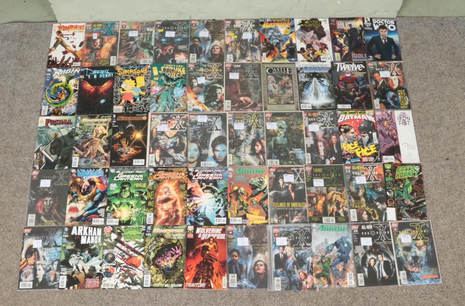 A very large collection of assorted comics, mainly late 90's and 2000's. To include Marvel and DC - Image 2 of 5