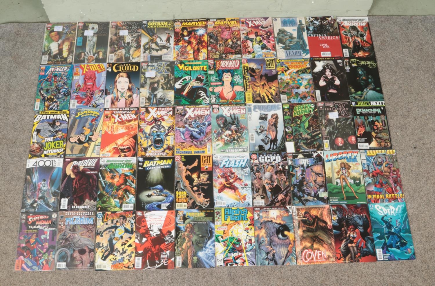 A very large collection of assorted comics, mainly late 90's and 2000's. To include Marvel and DC - Image 4 of 5