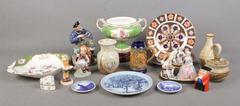 A collection of named ceramics, to include Royal Doulton 'The Lobster Man', Royal Worcester 2831