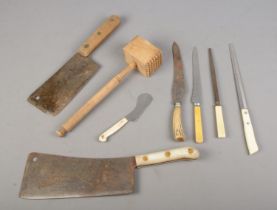 A small quantity of kitchenalia. Includes Parnall cleaver example, etc.