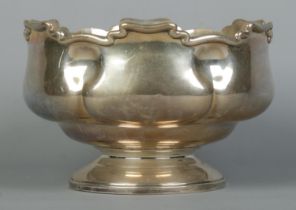 An Edwardian silver punch bowl. Assayed Sheffield 1907 by Atkin Brothers. Height 16cm, Diameter