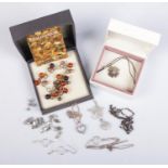 A collection of silver jewellery to include Pandora phone charm, dreamcatcher earrings and