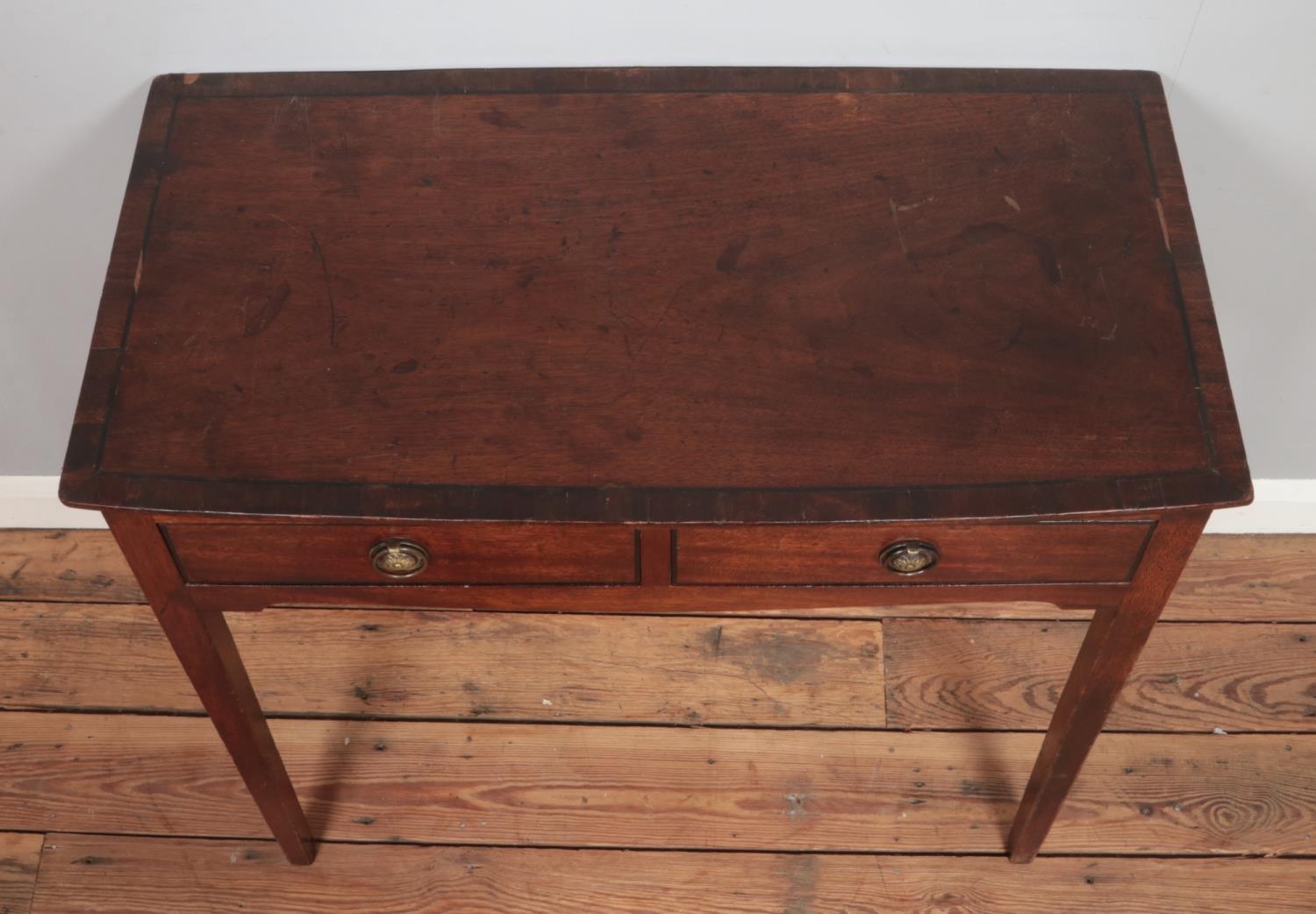 A Georgian Mahogany side table having two short drawers with brass ring pull handles. Hx75cm - Bild 3 aus 3