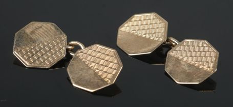 A pair of 9ct cufflinks of Octagonal form with half waved decoration. Total weight: 4.5g