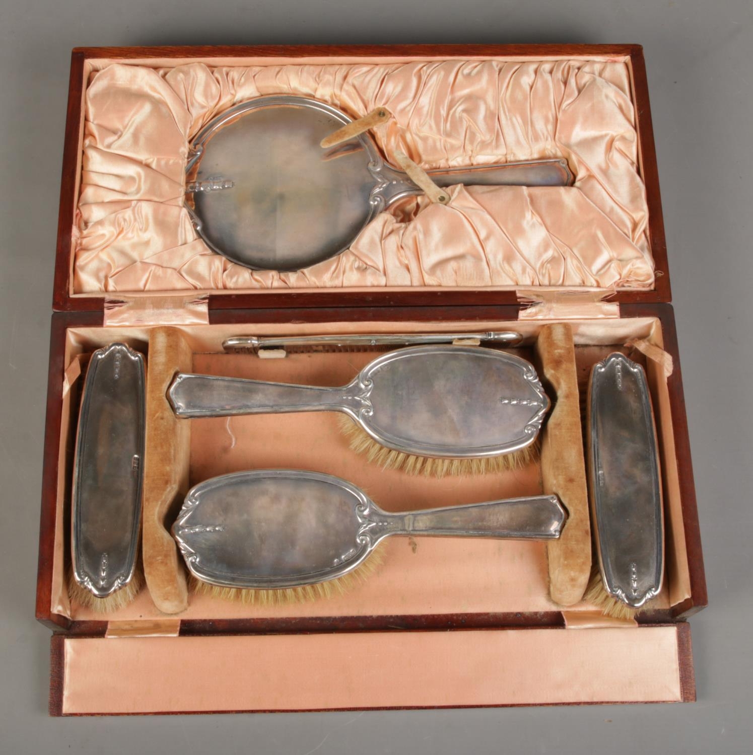 A mahogany cased six piece silver backed vanity set; the case bearing central fan patera inlay. - Image 3 of 5