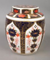 A Royal Crown Derby Imari ginger jar in the 1128 pattern, dated 1995. Approx. height 11.5cm. Marks