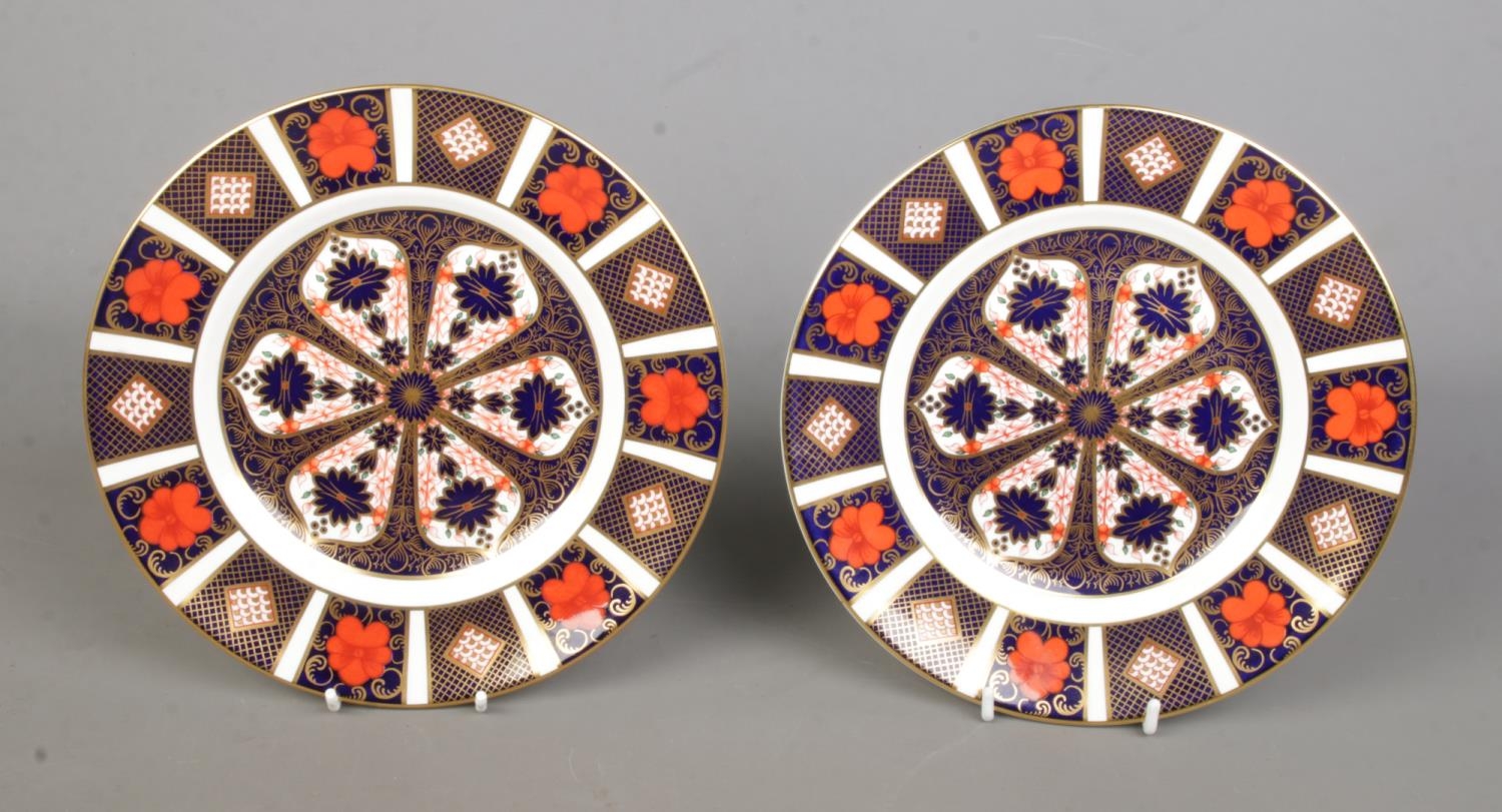 Two Royal Crown Derby Old Imari pattern plates, pattern 1128. Dated 1992 and 1993.