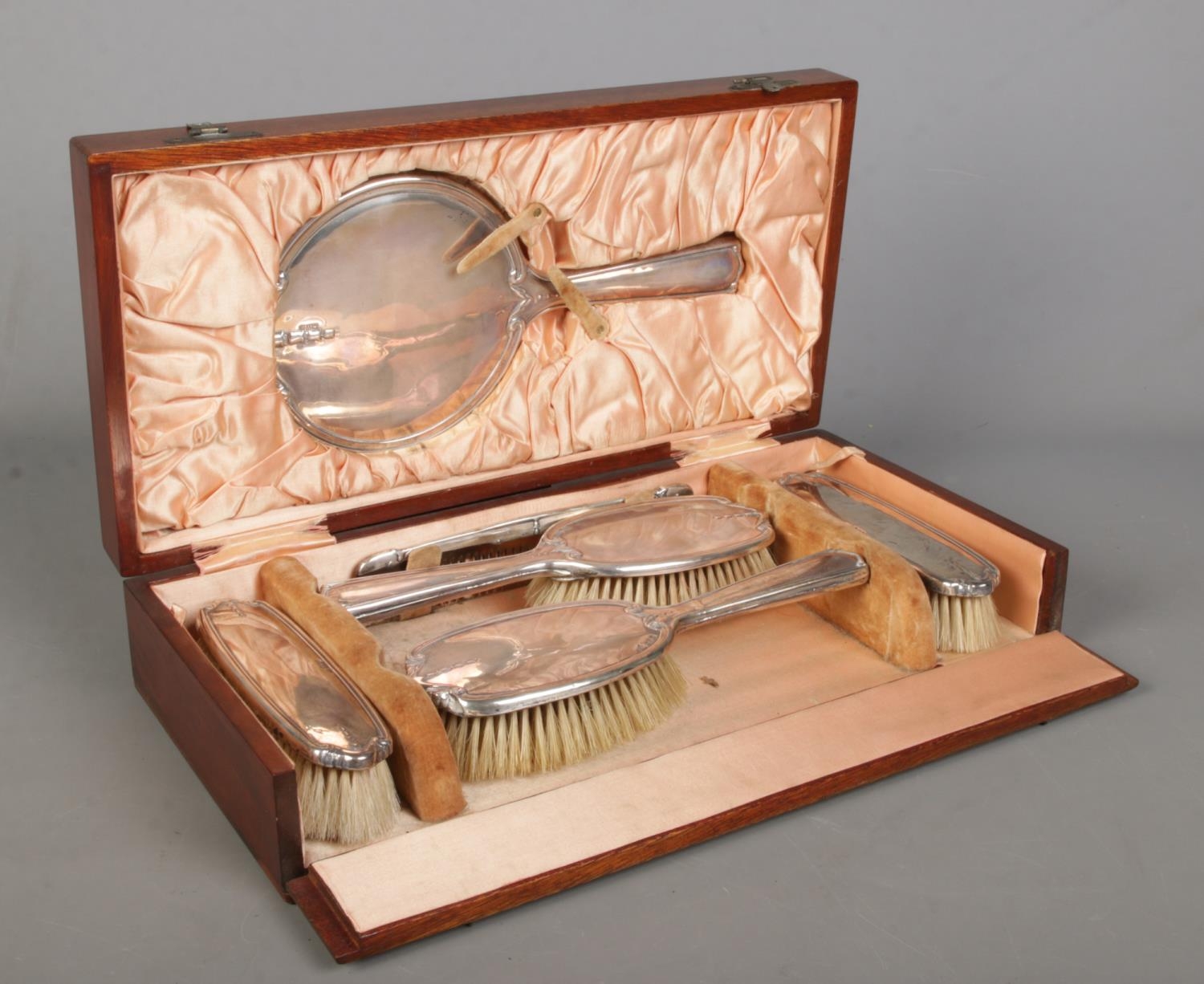 A mahogany cased six piece silver backed vanity set; the case bearing central fan patera inlay. - Image 2 of 5