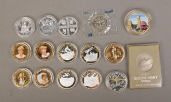 A collection of commemorative coins to include Imperial War Museum silver V-E Day, Cook Islands