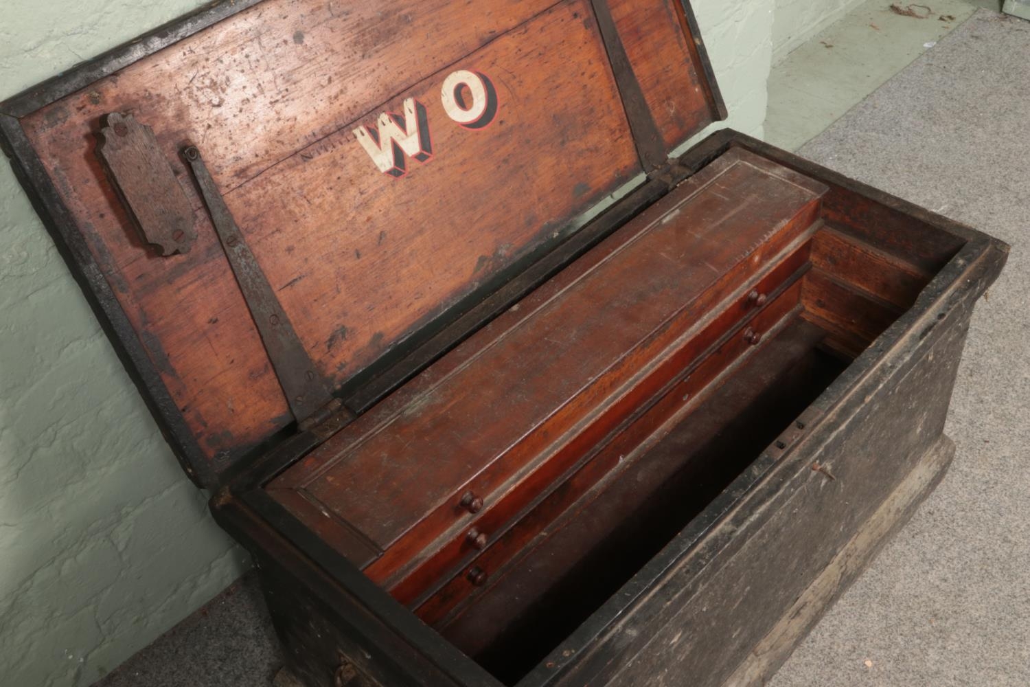 A carpenters tool chest with fitted interior. - Image 2 of 2