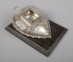 A Silver desk clip assayed Chester 1902