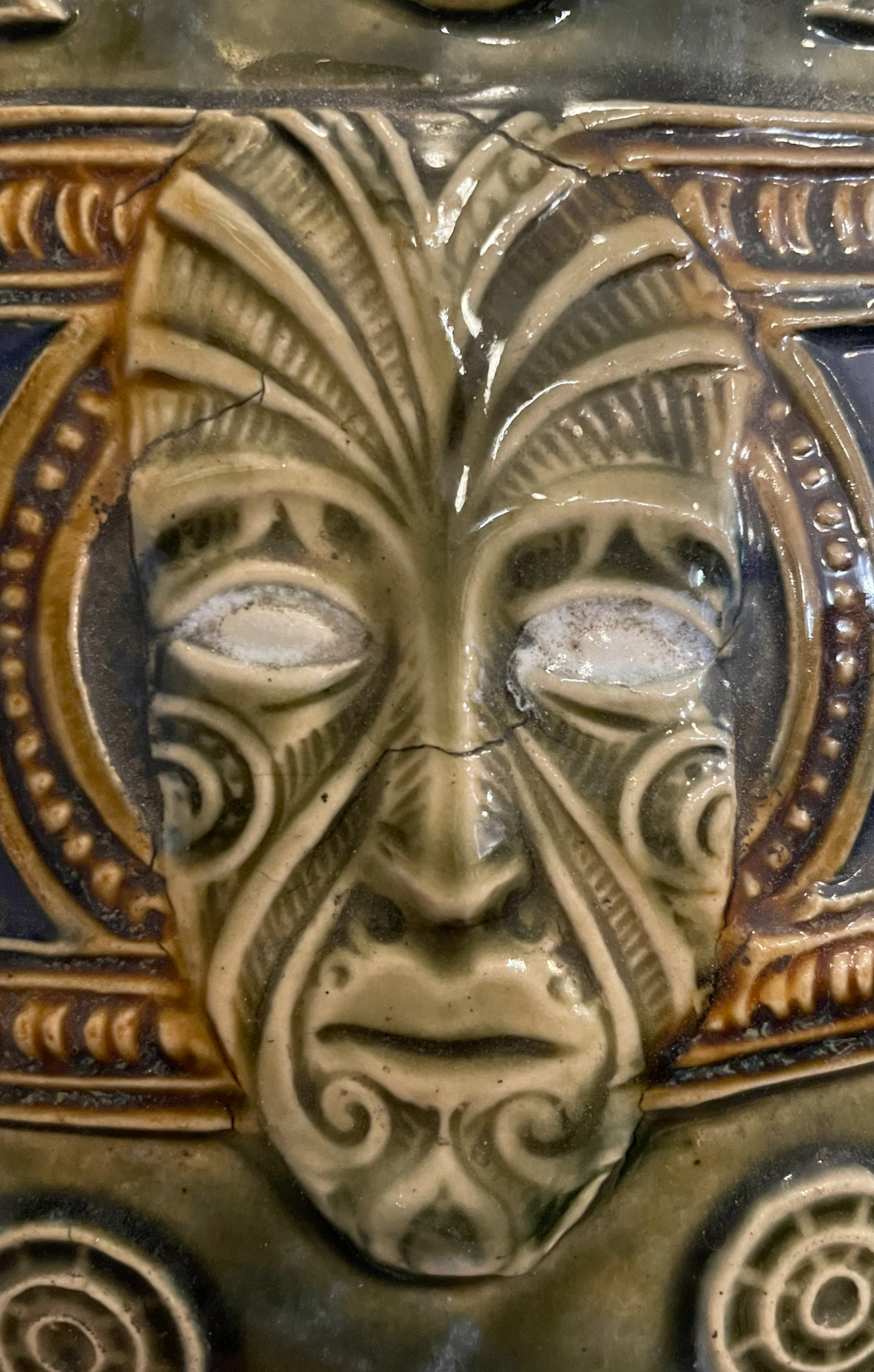 An early 20th century Royal Doulton Maori Ware glazed stoneware jardiniere. Decorated with mask - Image 4 of 5