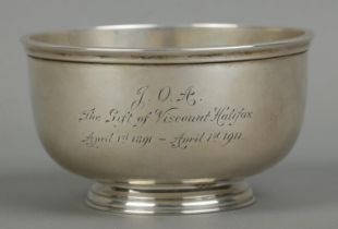 An early 20th century small silver presentation bowl. Inscription reads JOA, The Gift of Viscount