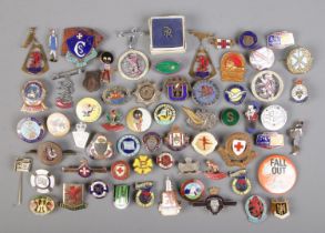 A large quantity of assorted pin badges, to include enamel, Rolls Royce, exhibition and leisure