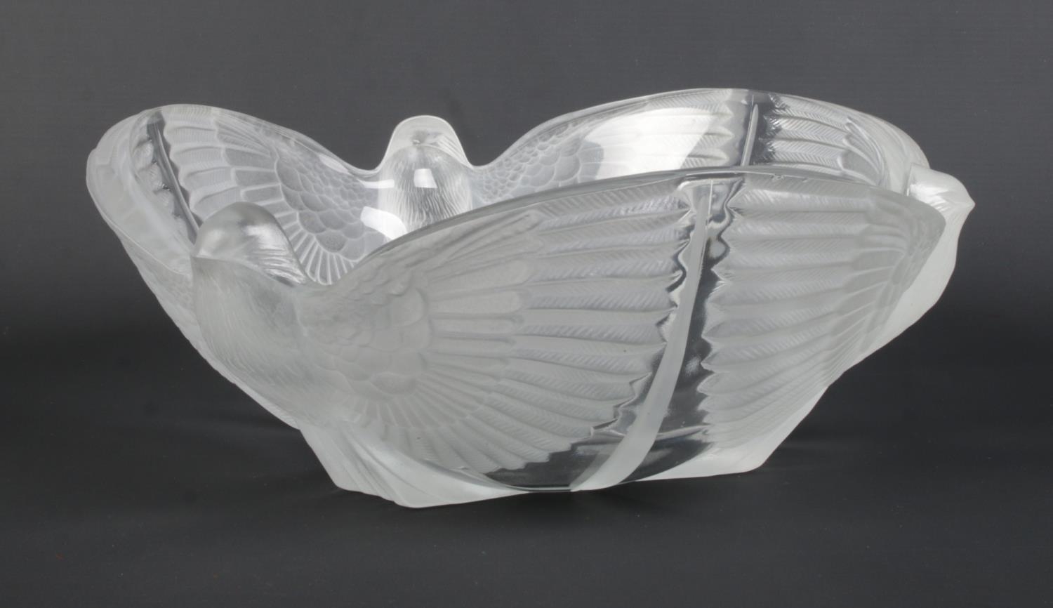 Rene Lalique, a frosted glass bowl decorated with three birds. Etched R Lalique, France to base. - Bild 2 aus 4