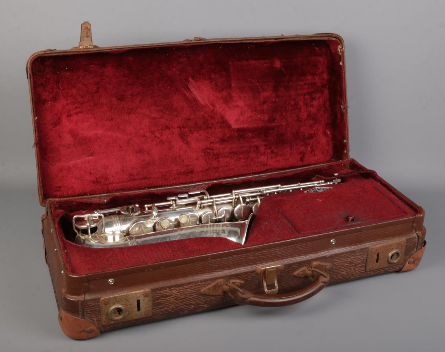 An early 20th century French silver plated saxophone by Couesnon & Cie. In case. - Image 2 of 6