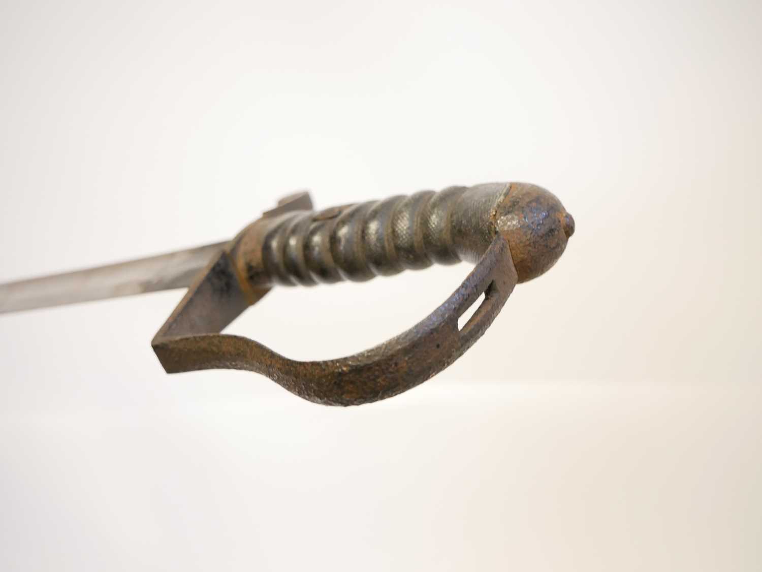 British 1796 pattern troopers sabre and scabbard, curved blade with single fuller, fish skin bound - Image 16 of 16