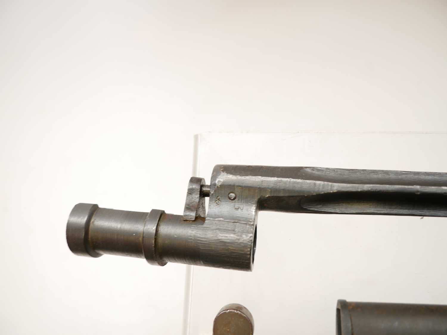Two bayonets, to include a Russian M1891/30 Mosin Nagant socket bayonet, and a Spanish M1943 bayonet - Image 7 of 7