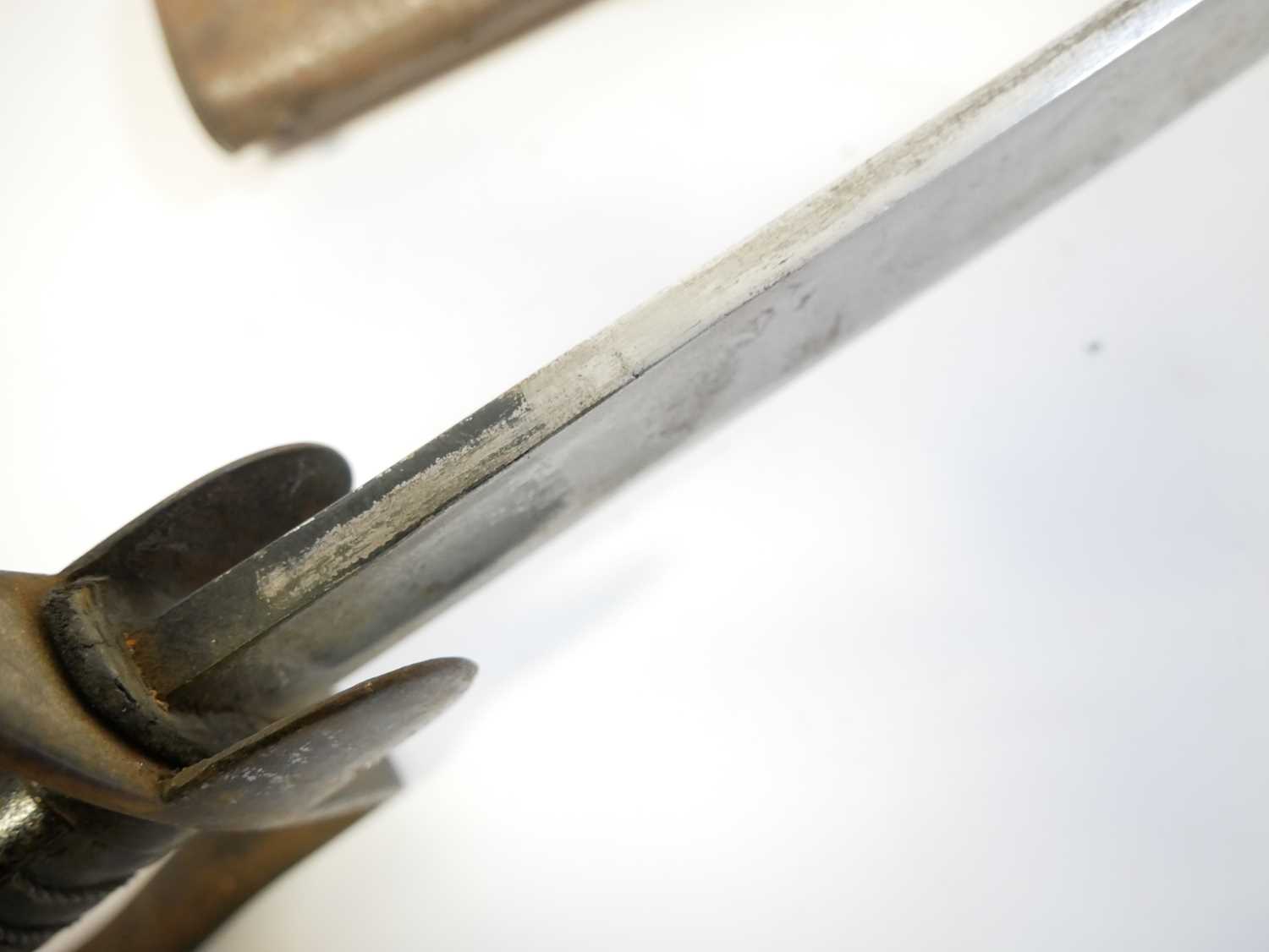 British 1796 pattern troopers sabre and scabbard, curved blade with single fuller, leather bound - Image 8 of 17