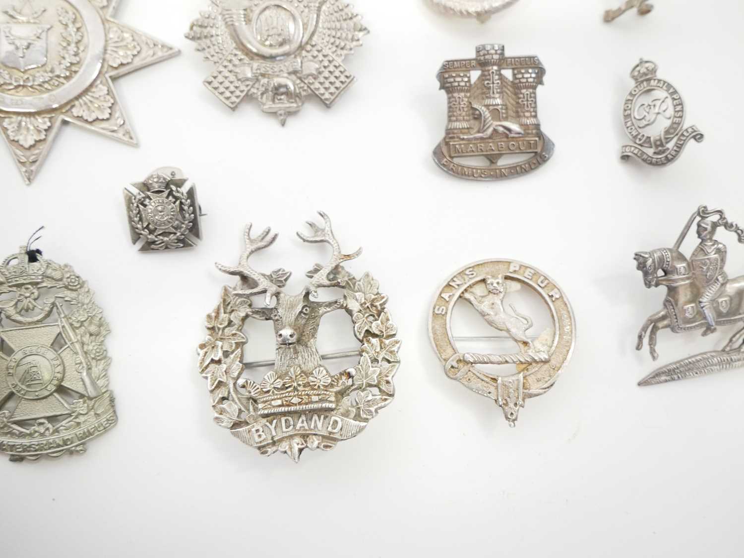 Twenty six British Army cap badges and Scottish clan badges, ten of which are Sterling silver. - Image 3 of 23