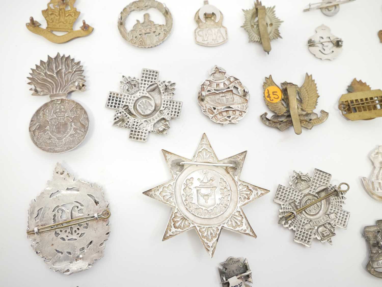 Twenty six British Army cap badges and Scottish clan badges, ten of which are Sterling silver. - Image 20 of 23