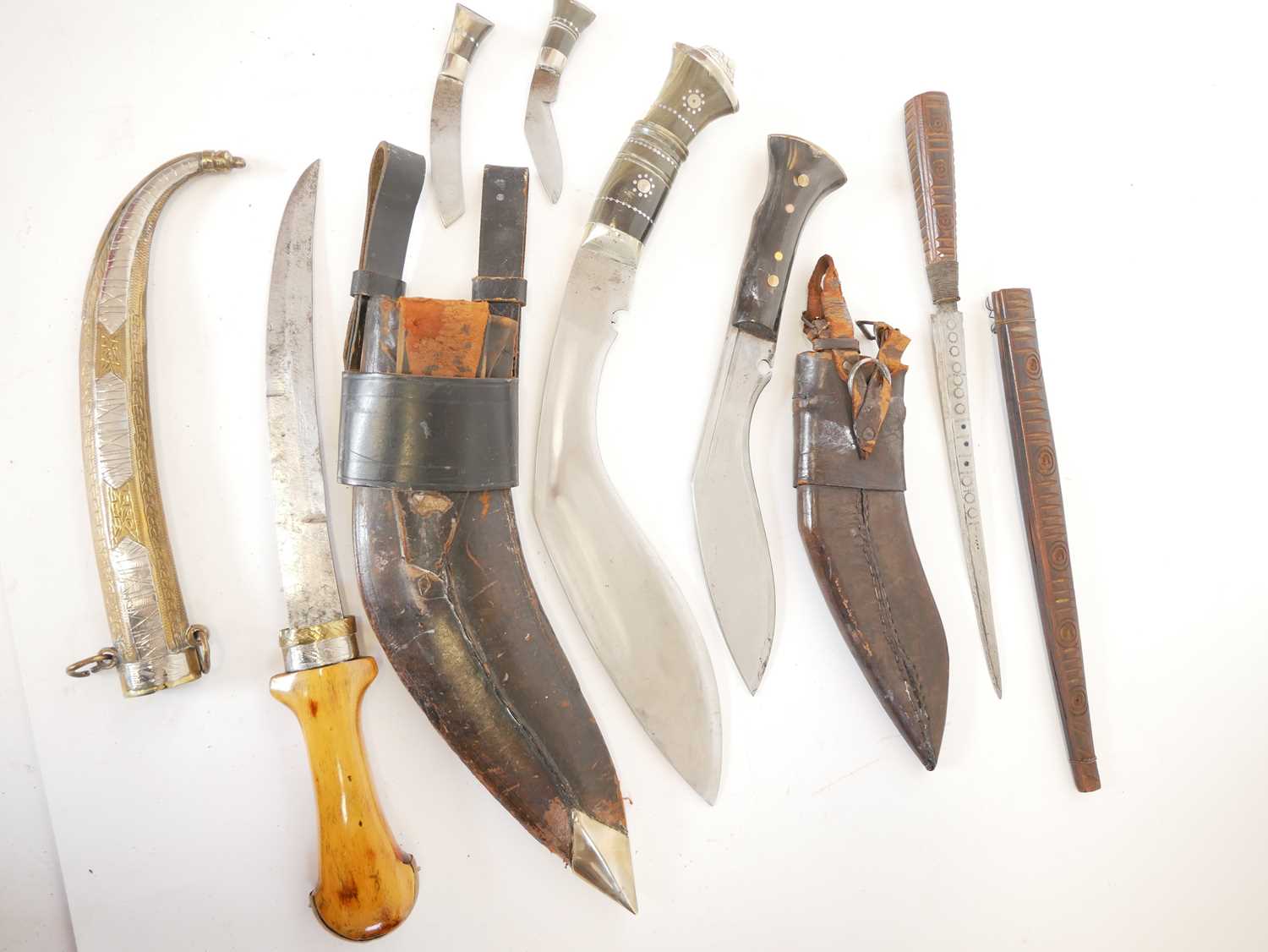 Collection of daggers and knives, including a British RAF Aircrew Mae West / Dinghy Survival Knife - Image 2 of 8