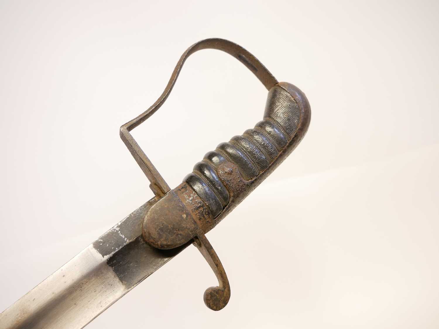 British 1796 pattern troopers sabre and scabbard, curved blade with single fuller, fish skin bound - Image 14 of 16