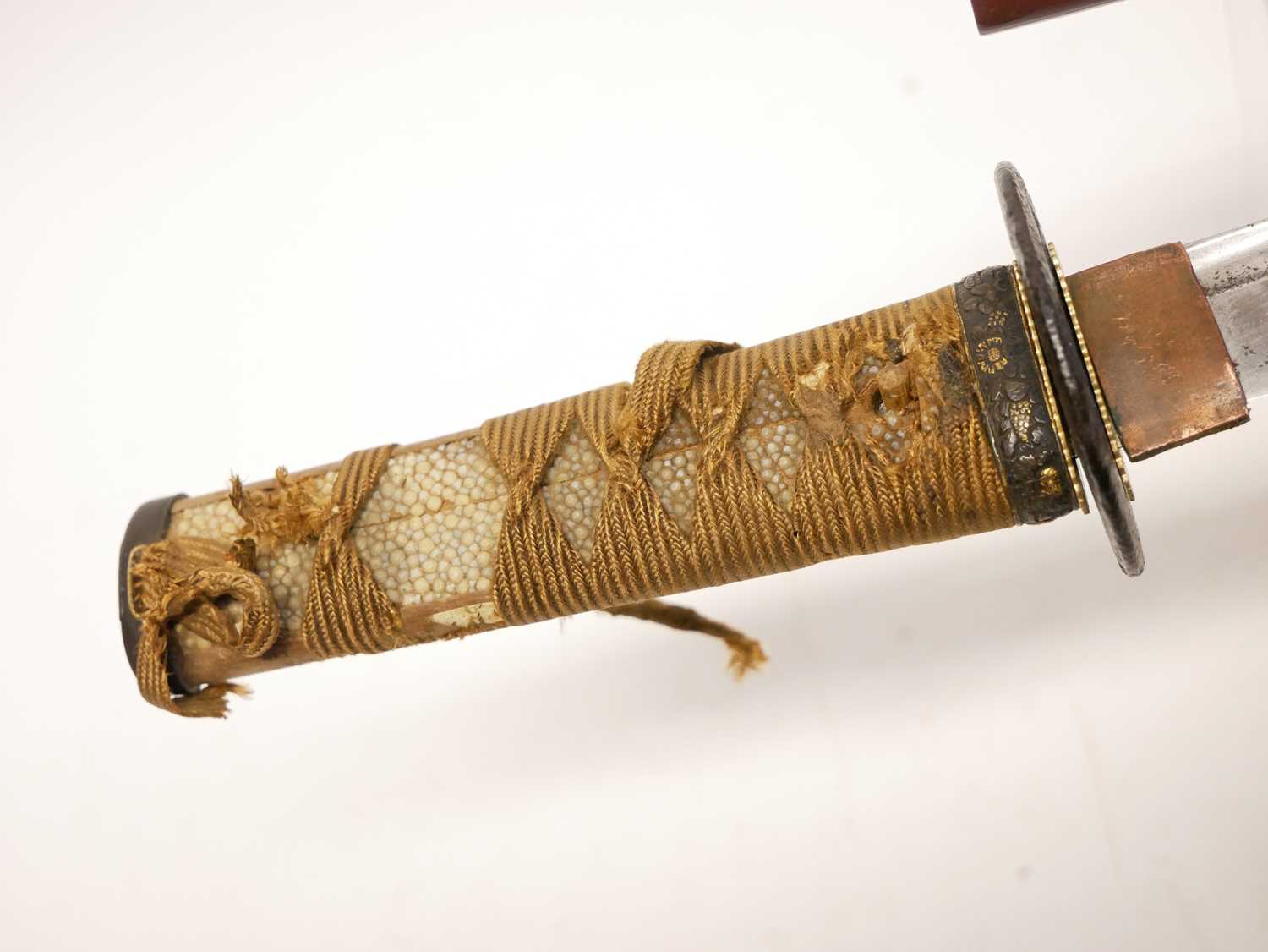 Japanese Wakizashi, 49cm cutting edge, the tang with indistinct signature and signs of alteration - Image 18 of 19