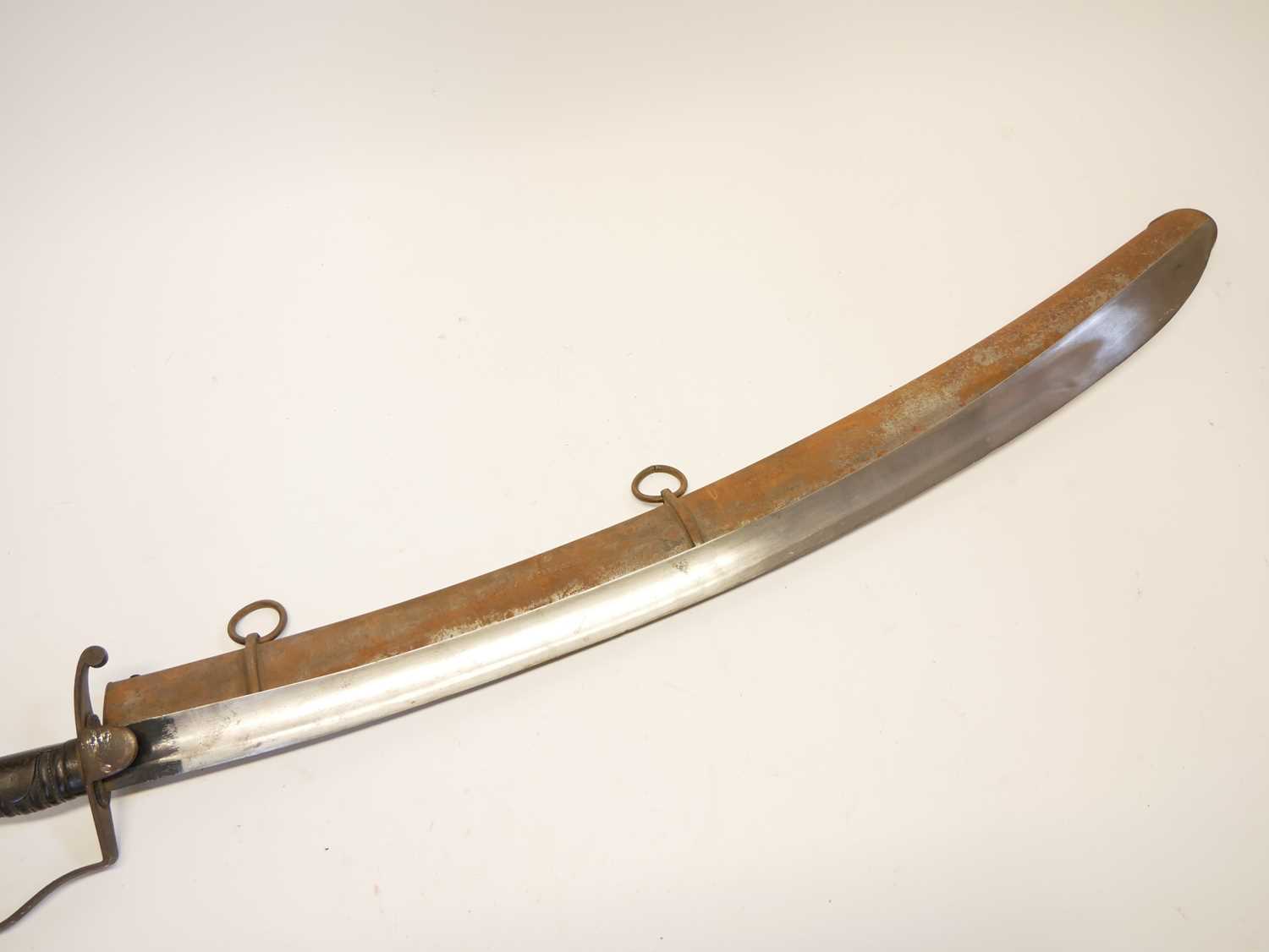 British 1796 pattern troopers sabre and scabbard, curved blade with single fuller, leather bound - Image 7 of 17