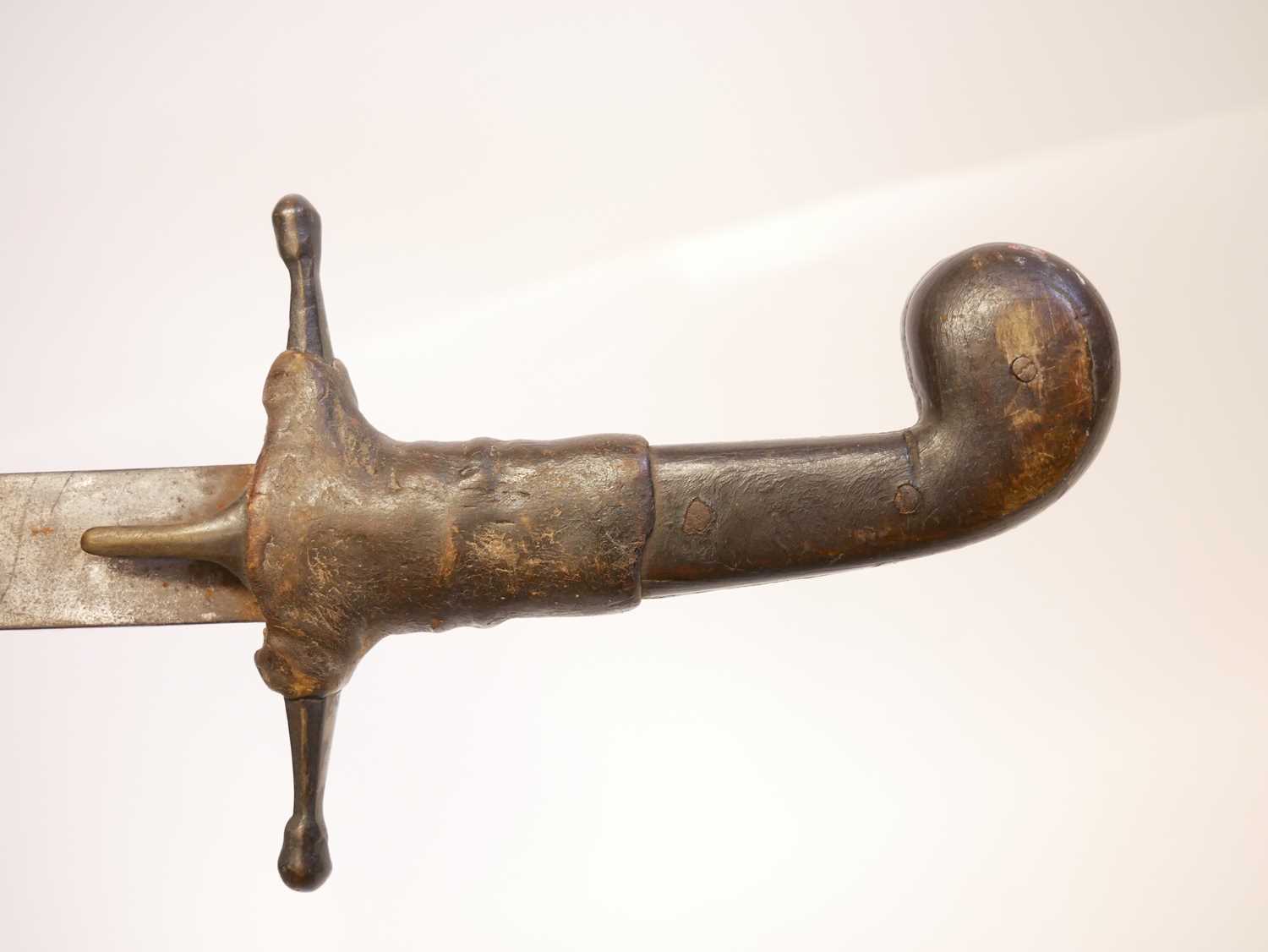 Turkish Ottoman Shamshir, curved single fuller blade, simple crossbar hilt and leather bound horn - Image 15 of 16