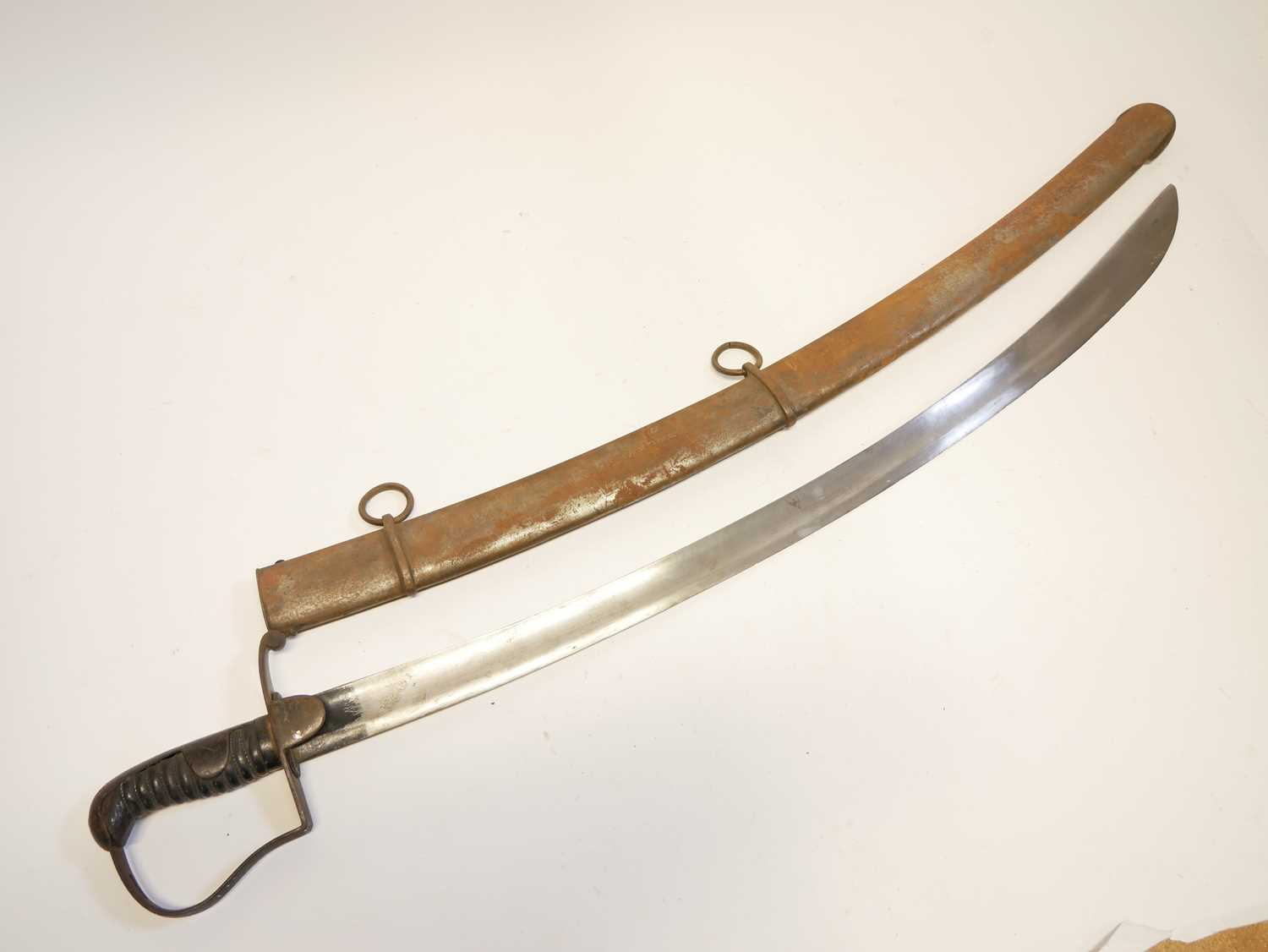 British 1796 pattern troopers sabre and scabbard, curved blade with single fuller, leather bound - Image 2 of 17