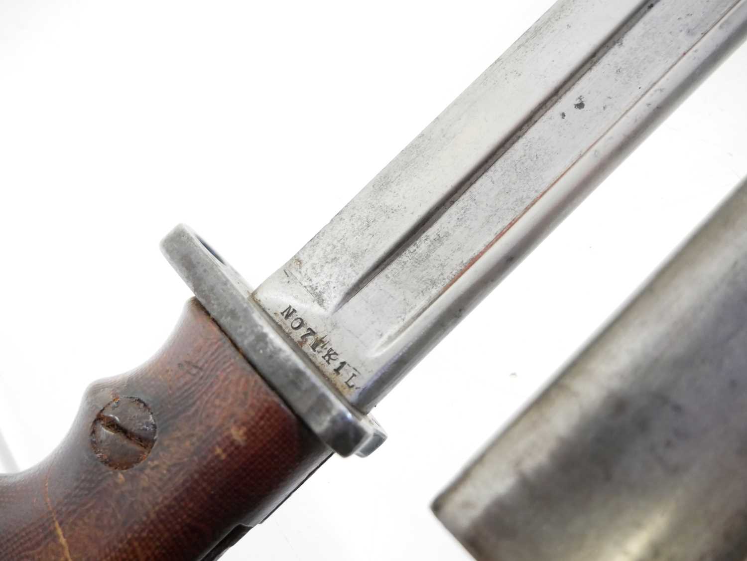 British No.7 bayonet and scabbard, lacking the muzzle ring, the ricasson stamped No7 MkI L. Buyer - Image 4 of 5