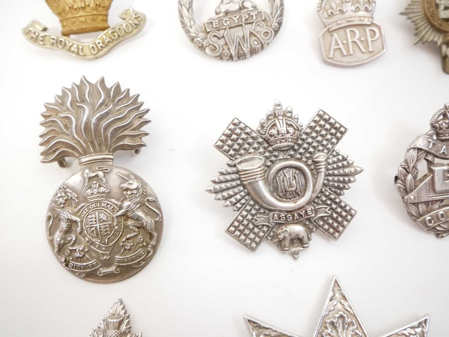 Twenty six British Army cap badges and Scottish clan badges, ten of which are Sterling silver. - Image 9 of 23