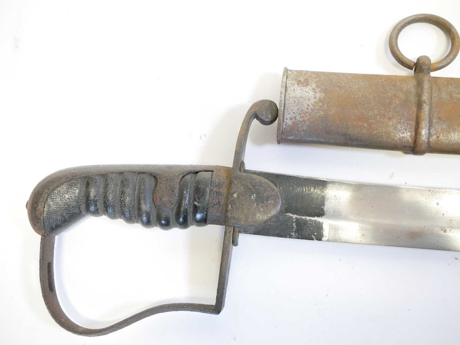 British 1796 pattern troopers sabre and scabbard, curved blade with single fuller, fish skin bound - Image 4 of 16