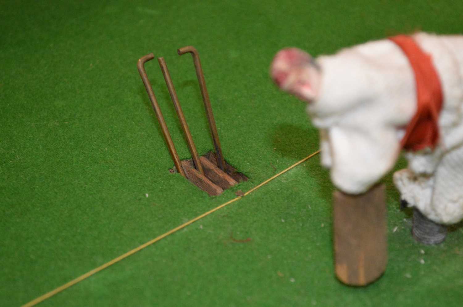 Early 20th century tabletop cricket game retailed by Hamleys - Bild 7 aus 12