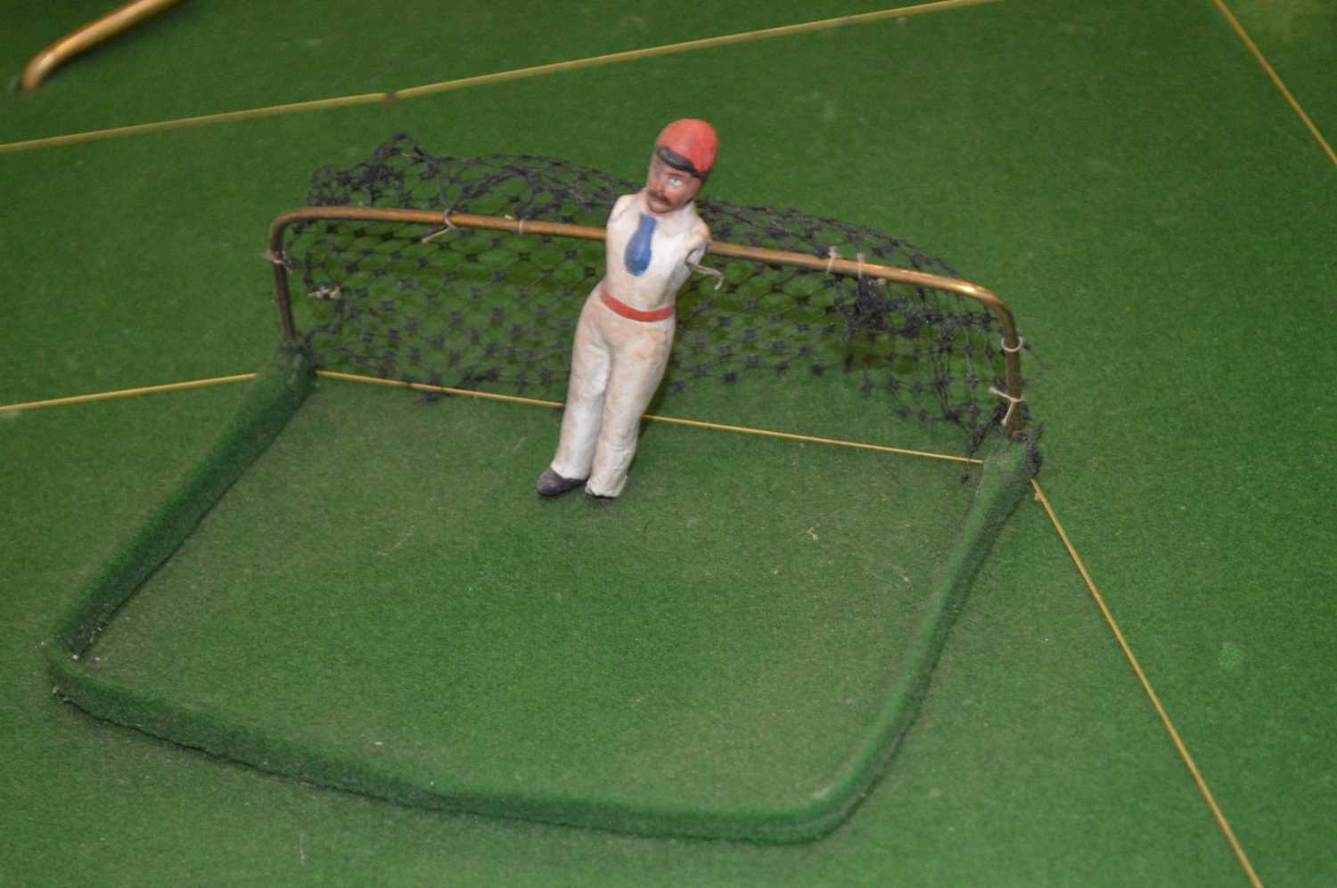 Early 20th century tabletop cricket game retailed by Hamleys - Bild 9 aus 12