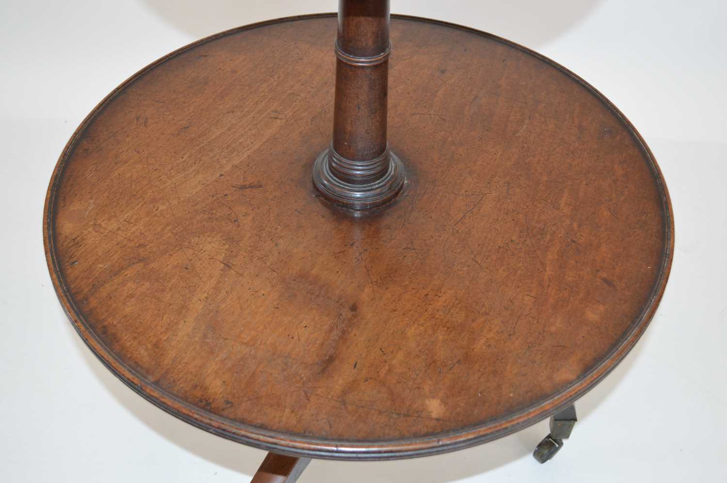 George III Mahogany Two-Tier Dumb Waiter - Image 4 of 6