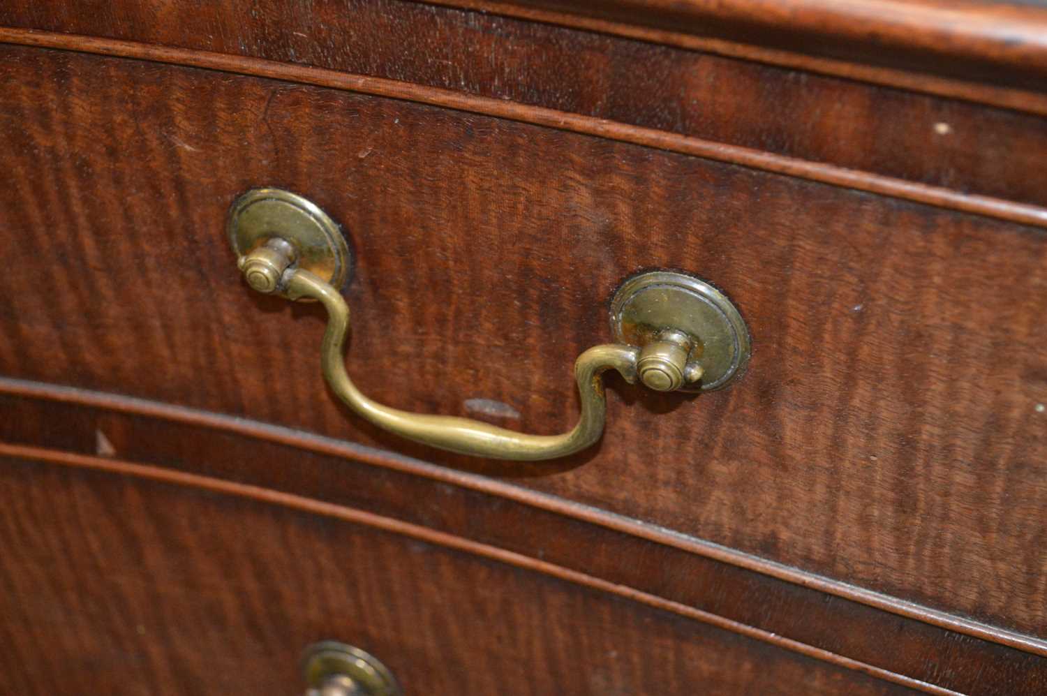 George III Mahogany Serpentine-Fronted Chest of Drawers - Image 7 of 9