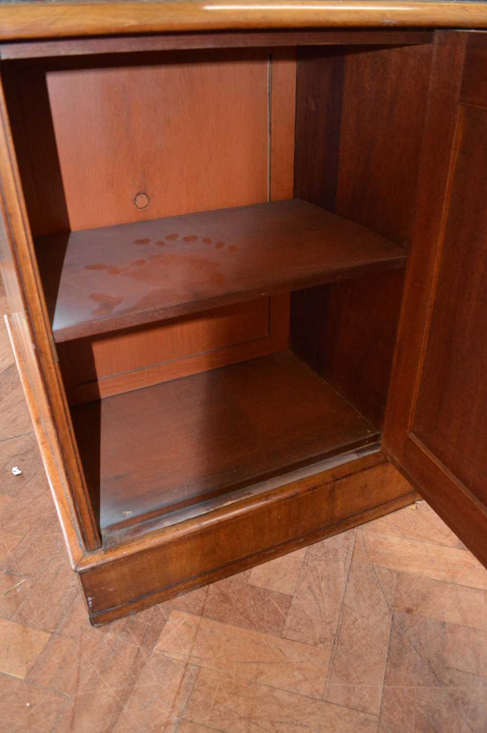 Edwardian Mahogany Twin Pedestal Desk - Image 3 of 14