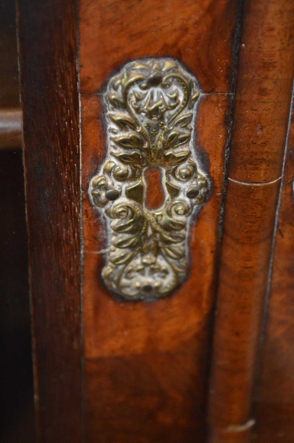 Mid 18th Century Walnut Cabinet on Chest - Image 4 of 28