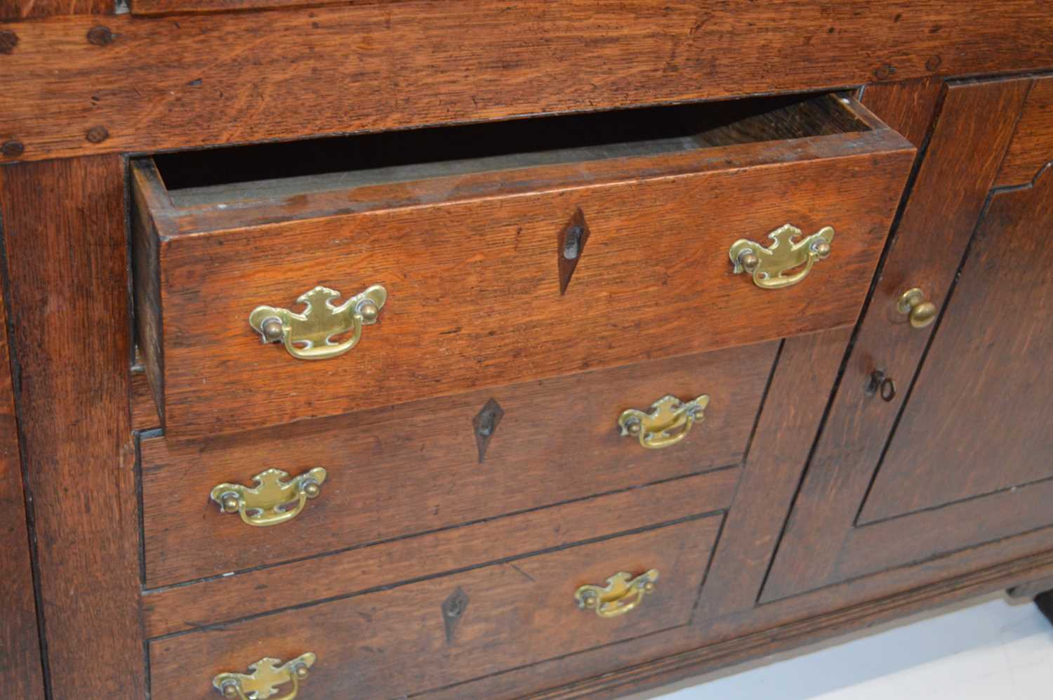 George III Oak Dresser Base - Image 9 of 12