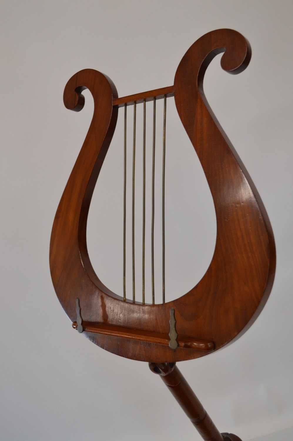 Victorian Walnut Telescopic Music Stand - Image 2 of 5