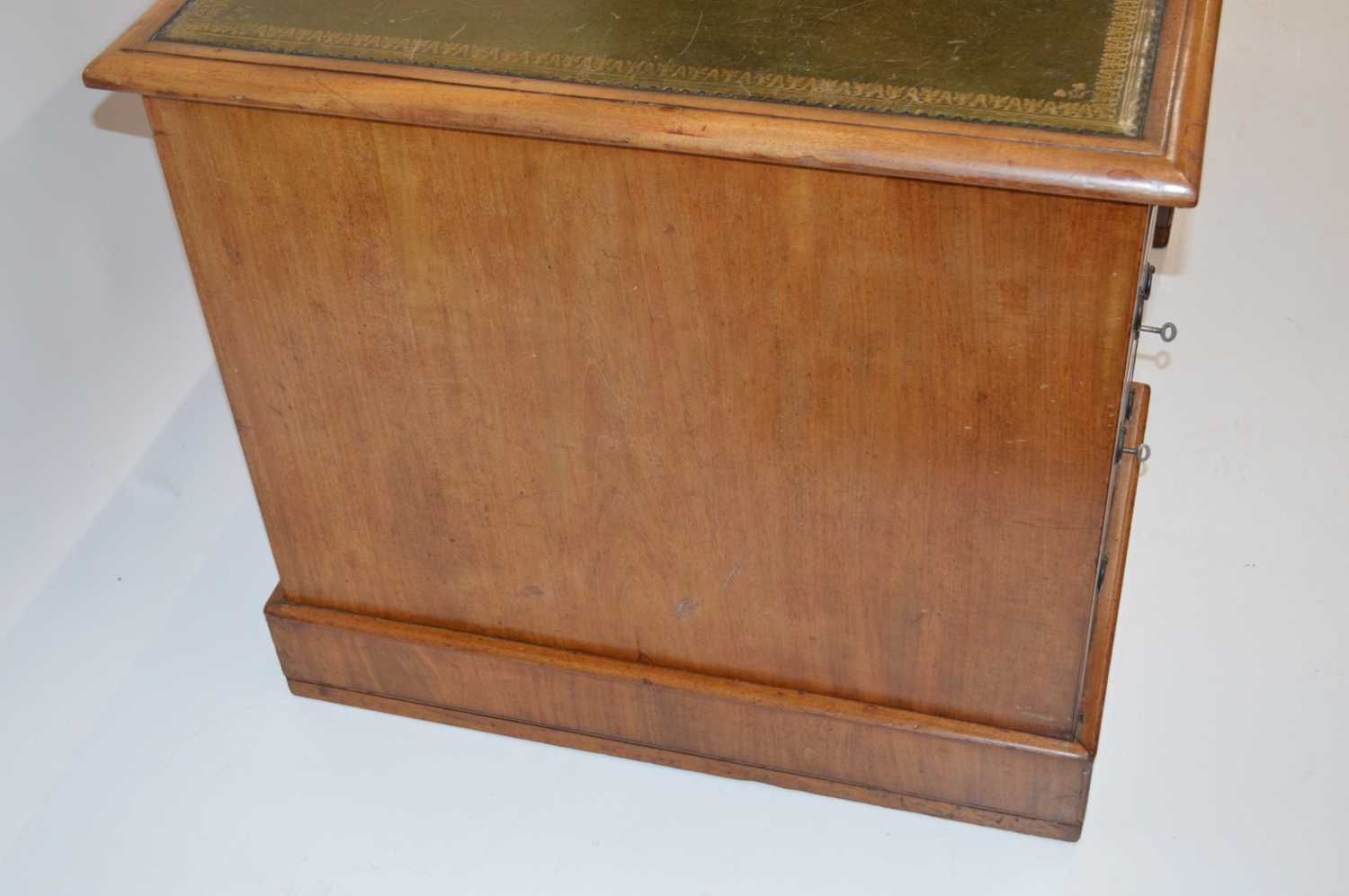 Edwardian Mahogany Twin Pedestal Desk - Image 7 of 14