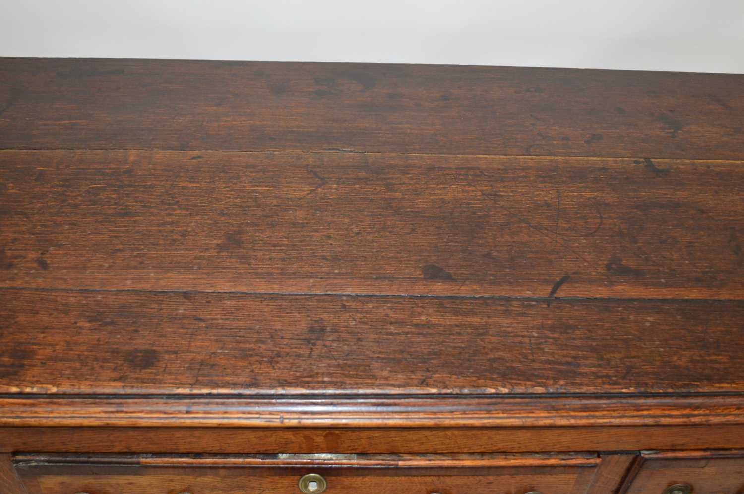 George III Oak and Mahogany Cross-Banded Cheshire or Lancashire Dresser Base - Image 4 of 12