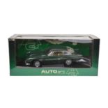 Auto Art Classics Division 1:18 scale model of an Aston Martin DB5