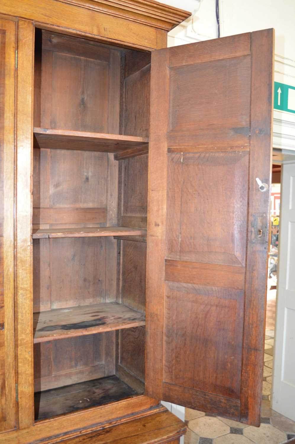 George III Oak and Mahogany Cross-Banded Housekeepers Cupboard - Image 11 of 23