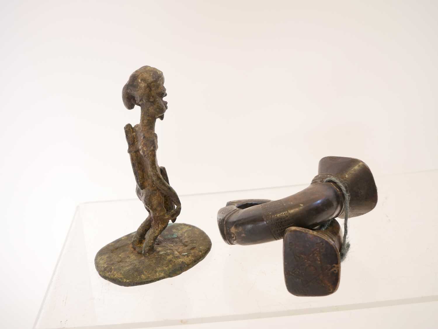 African tribal bronze figure with a crossbow - Image 6 of 6