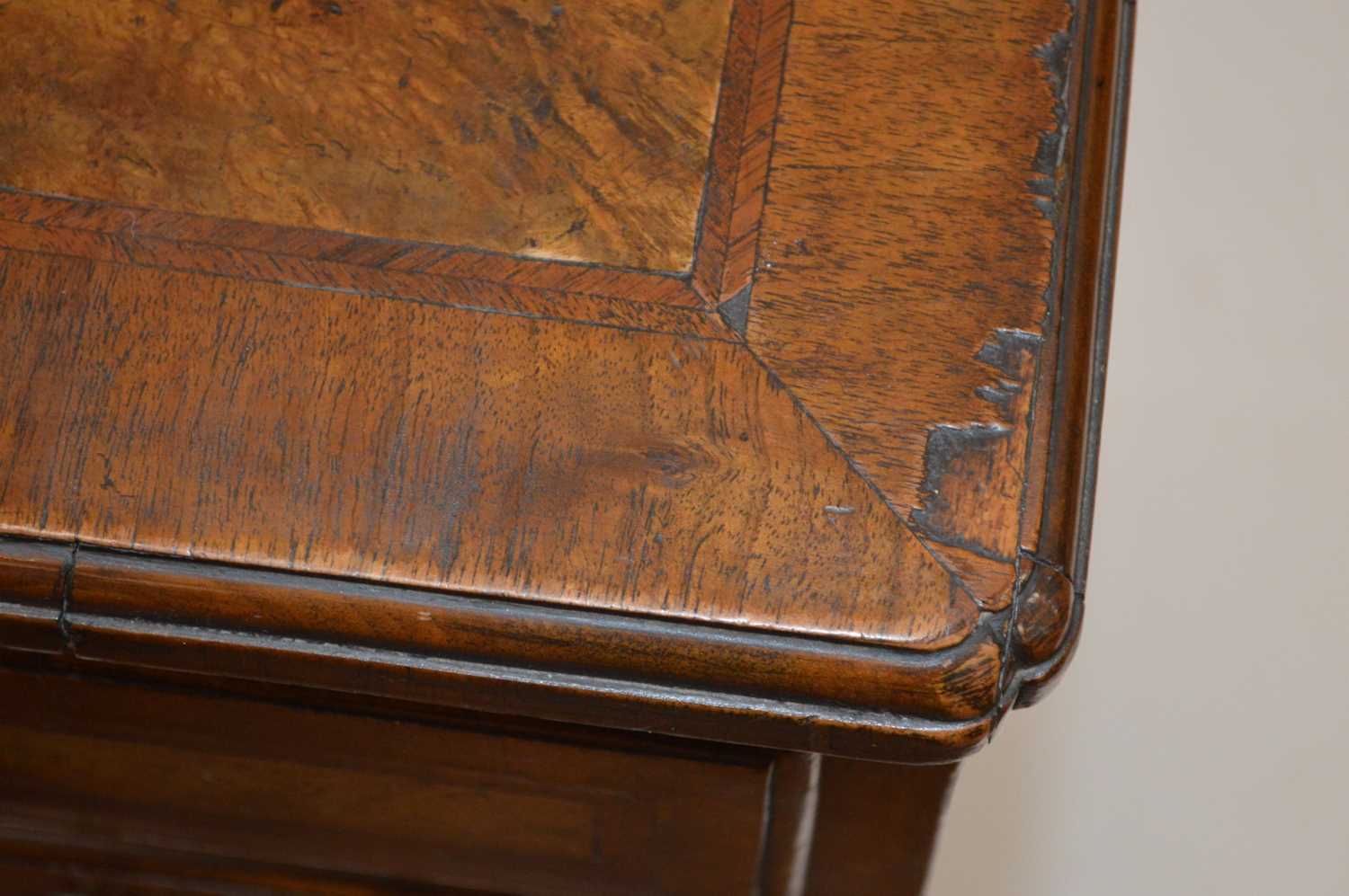 George II Walnut Feather-banded Kneehole Desk - Image 18 of 19