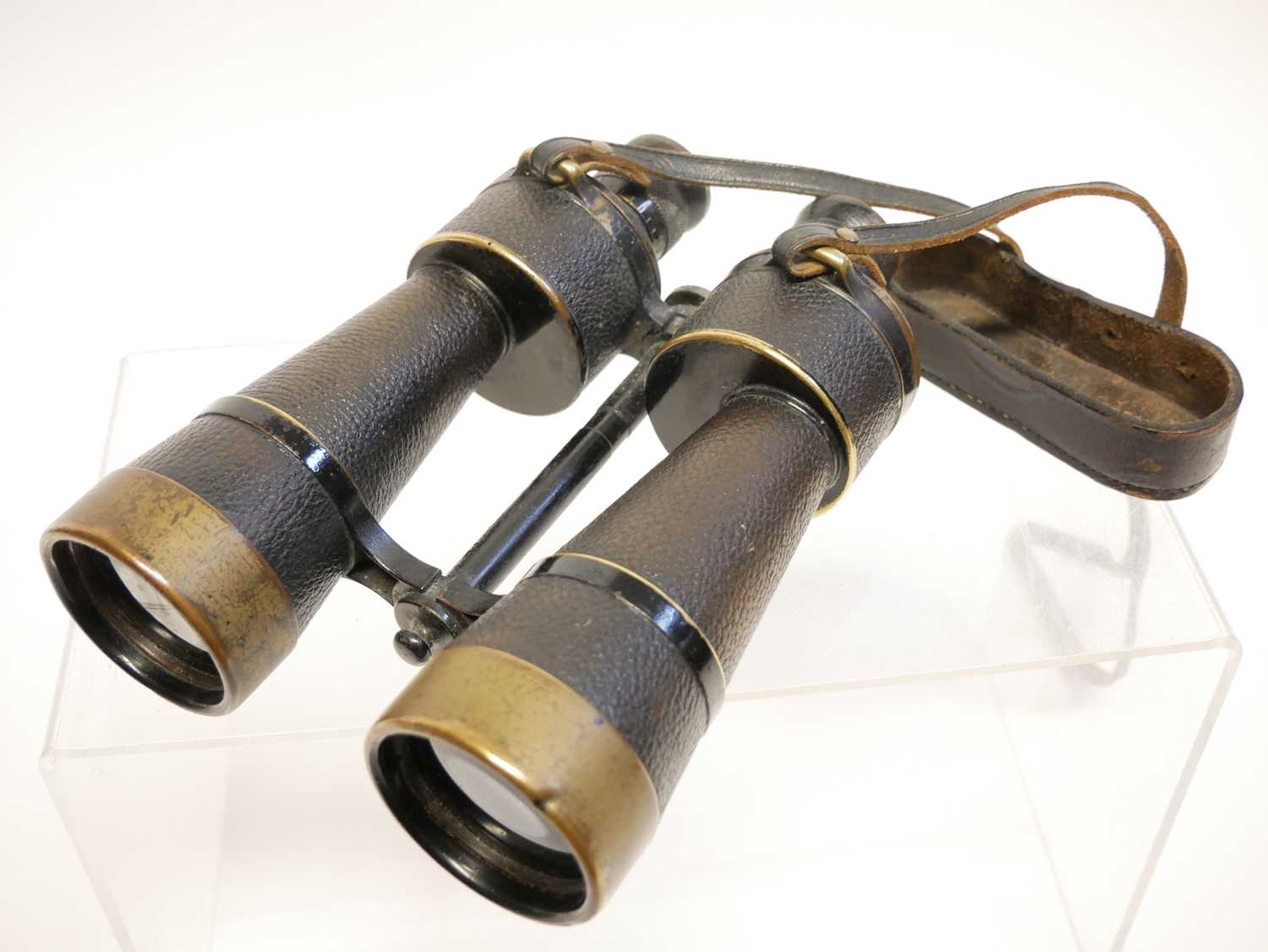 WWII German Leitz 10x50 binoculars, stamped D.F.10x50 Dienstglass, numbered 1115, H/600 to one side, - Image 16 of 20