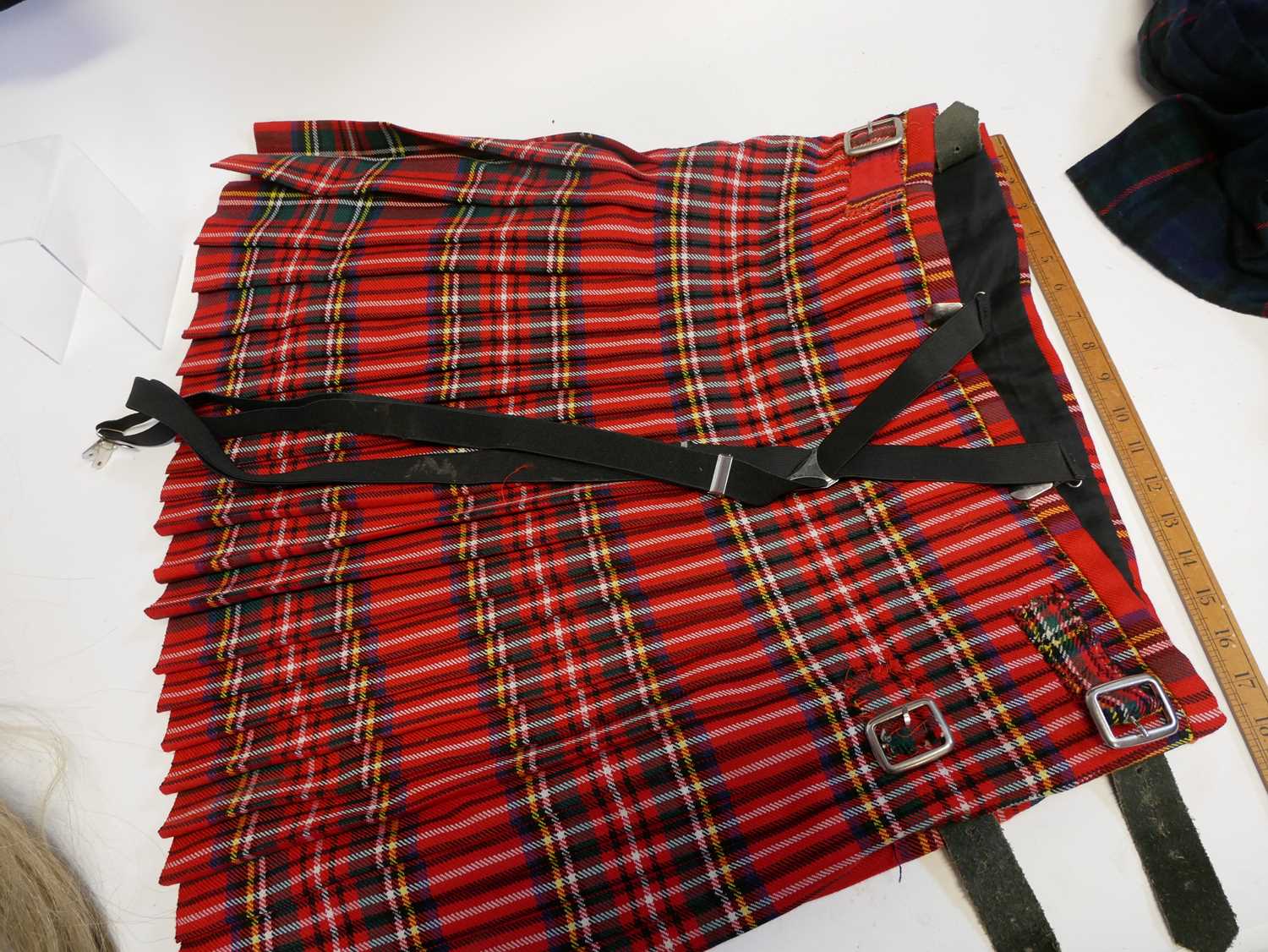Scottish Highland costume, to include Sgian and Dubh, a Dirk with plated mounts, cased set of - Bild 19 aus 53